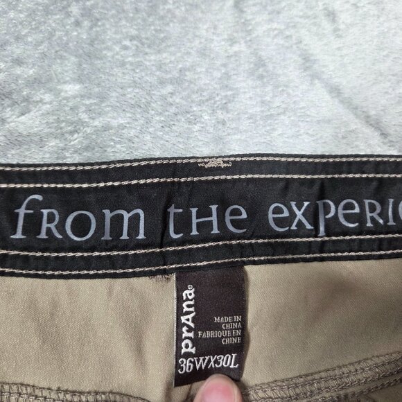Prana Pants Mens 36x30 Beige Zion Stretch Cargo Convertible Roll Up Hiking - Picture 3 of 9